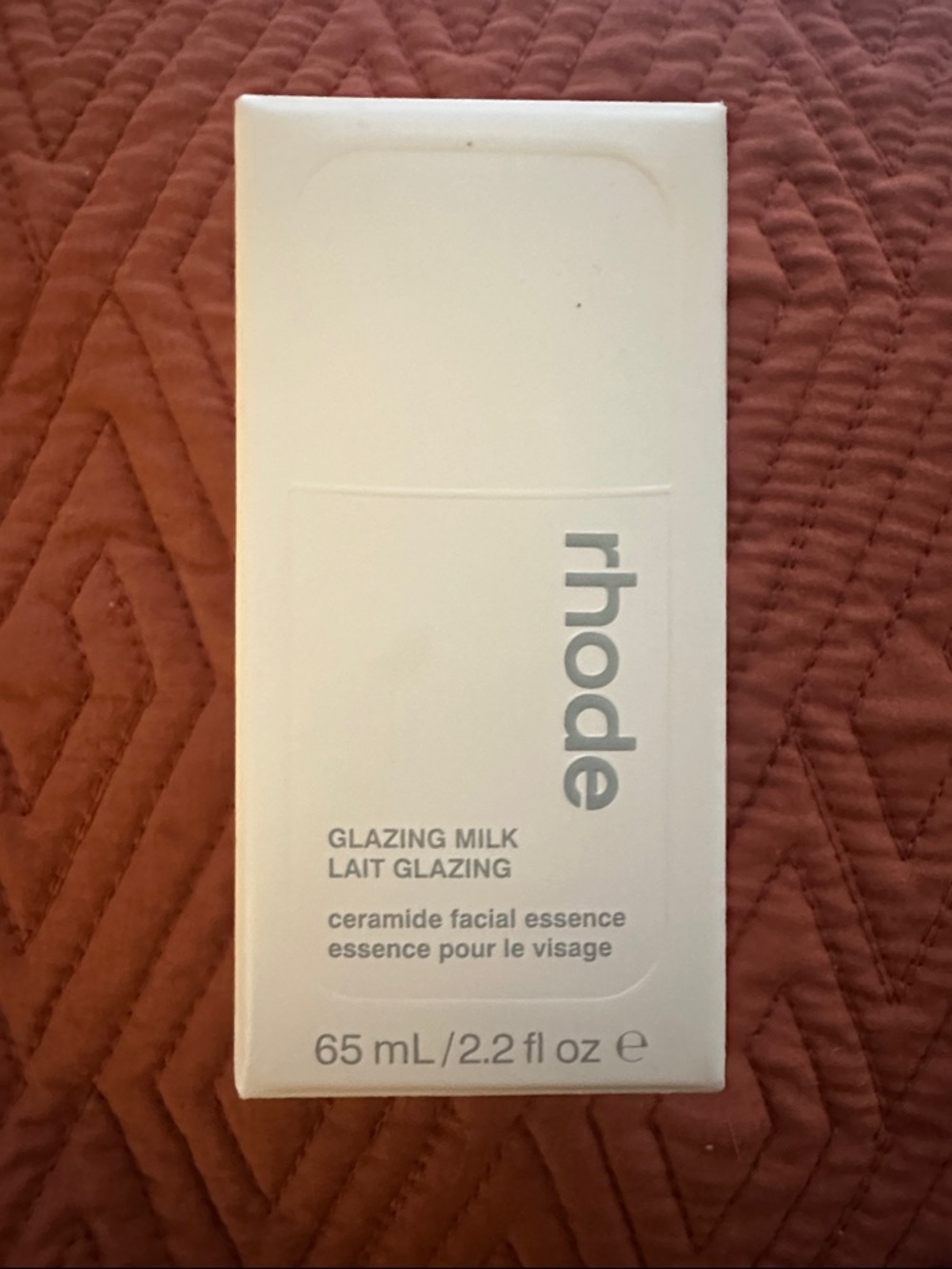 NWT- RHODE Glazing Milk Ceramide Facial Essence - White